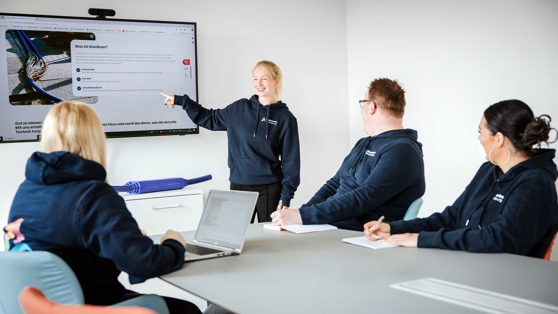 Azubi hält eine Präsentation